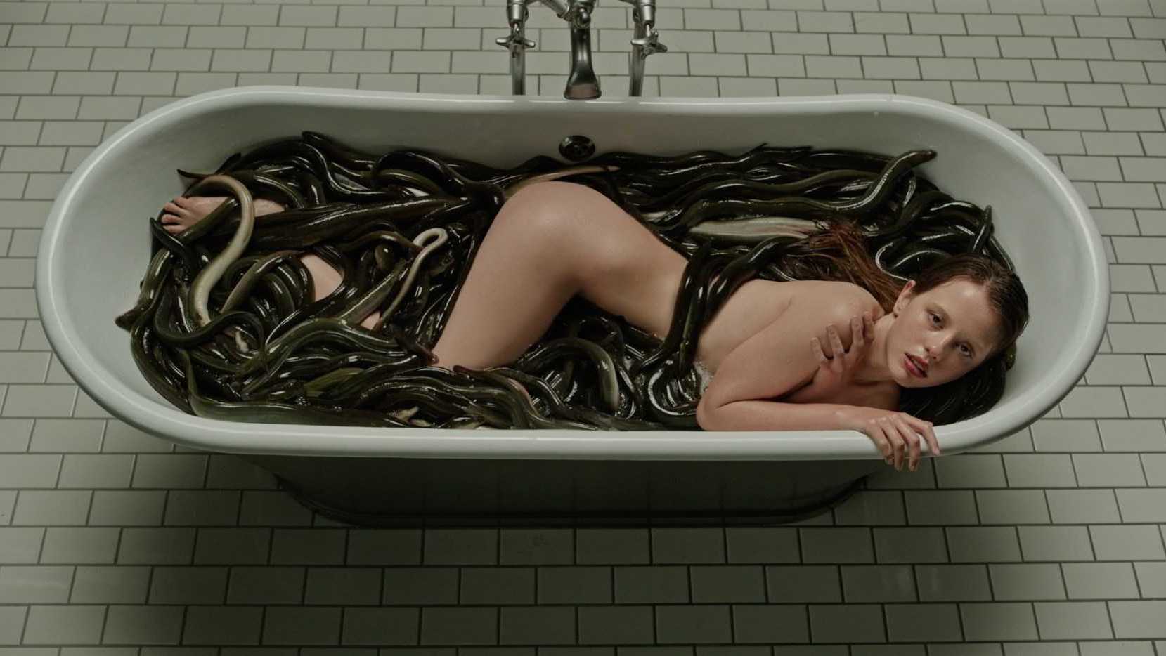 A Cure for Wellness Poster